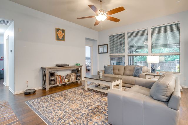 961 Tara Drive, Burleson, TX 76028