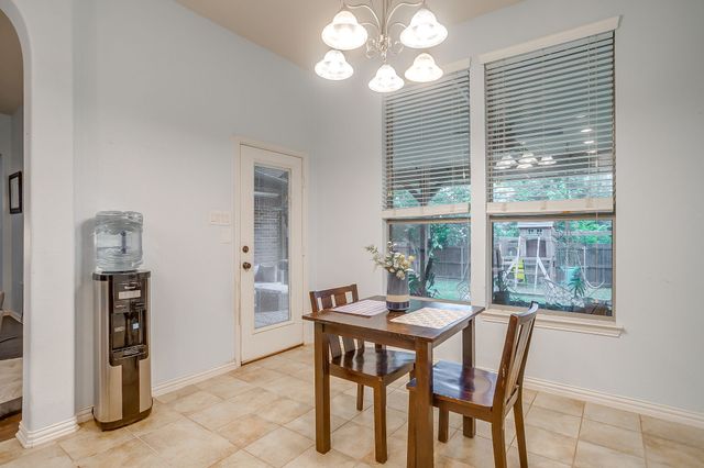 961 Tara Drive, Burleson, TX 76028