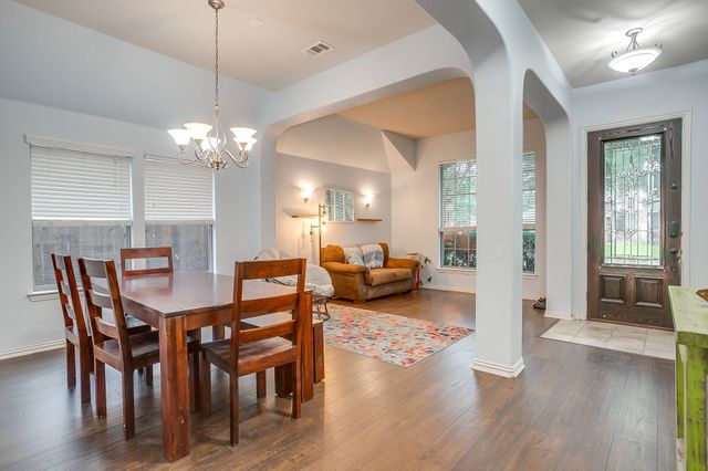 961 Tara Drive, Burleson, TX 76028
