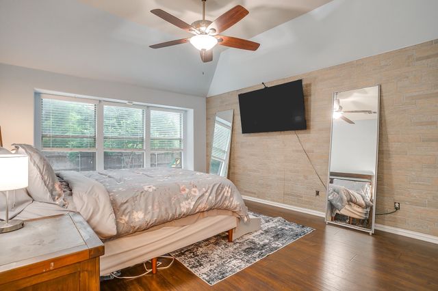 961 Tara Drive, Burleson, TX 76028