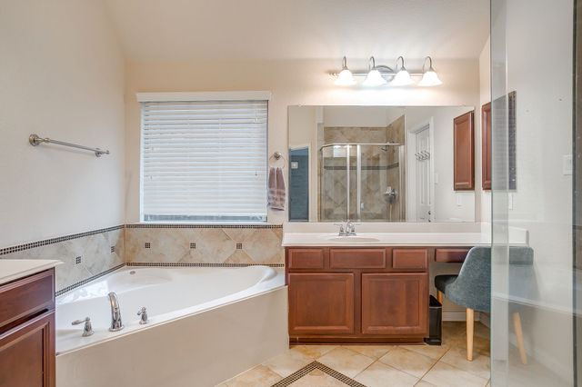 961 Tara Drive, Burleson, TX 76028