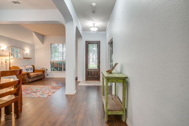 961 Tara Drive, Burleson, TX 76028