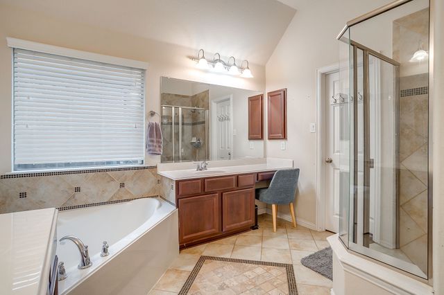 961 Tara Drive, Burleson, TX 76028