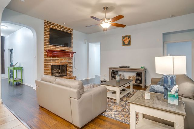961 Tara Drive, Burleson, TX 76028