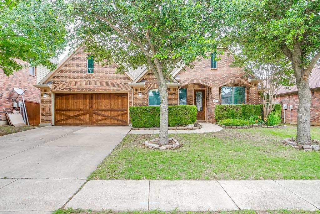 961 Tara Drive, Burleson, TX 76028