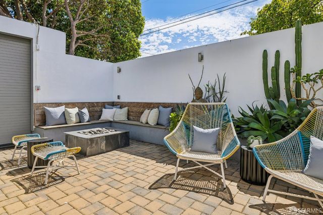 1450 Hawes Street, San Francisco, CA 94124