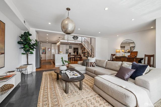 1450 Hawes Street, San Francisco, CA 94124