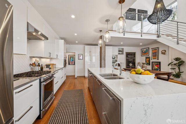 1450 Hawes Street, San Francisco, CA 94124