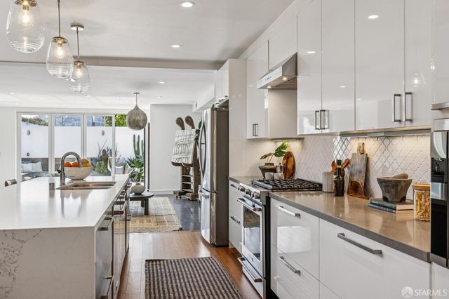 1450 Hawes Street, San Francisco, CA 94124