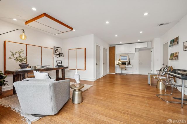 1450 Hawes Street, San Francisco, CA 94124