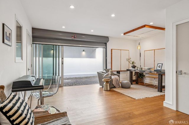 1450 Hawes Street, San Francisco, CA 94124