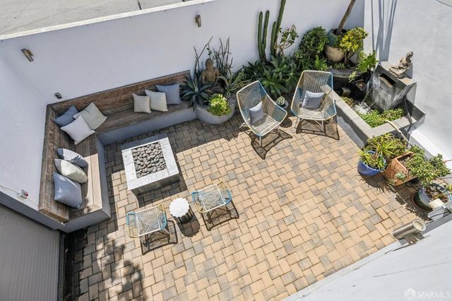 1450 Hawes Street, San Francisco, CA 94124