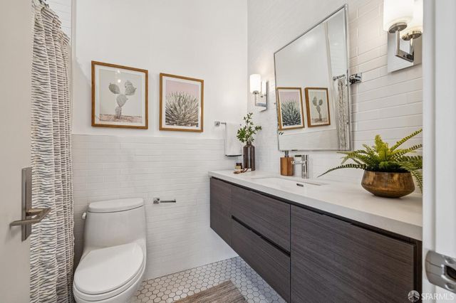 1450 Hawes Street, San Francisco, CA 94124