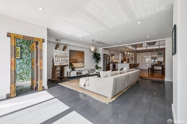 1450 Hawes Street, San Francisco, CA 94124