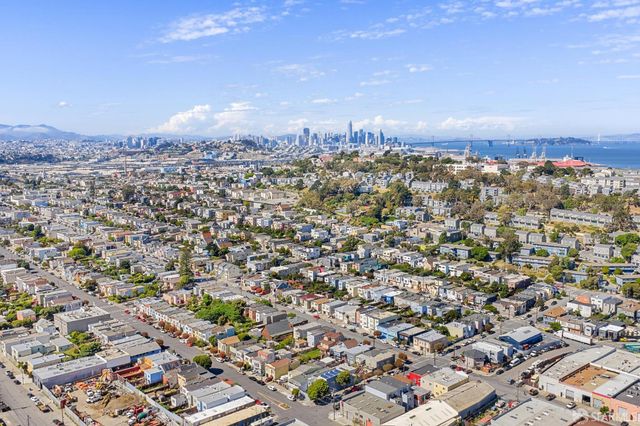 1450 Hawes Street, San Francisco, CA 94124