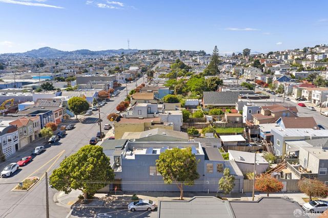 1450 Hawes Street, San Francisco, CA 94124
