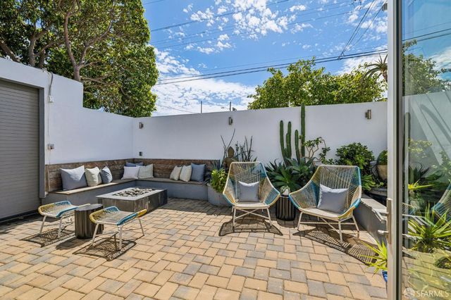 1450 Hawes Street, San Francisco, CA 94124