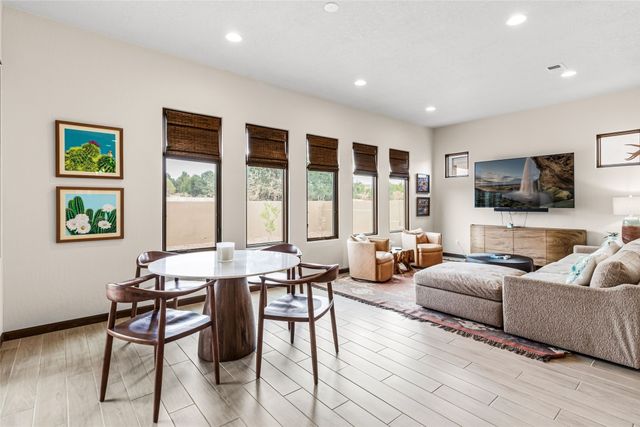 4 Delantera Court, Santa Fe, NM 87506