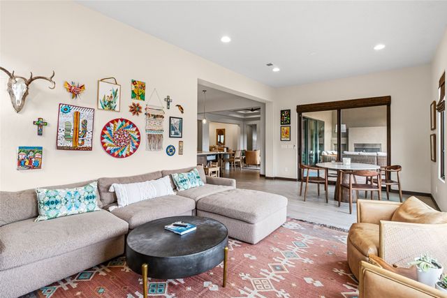 4 Delantera Court, Santa Fe, NM 87506