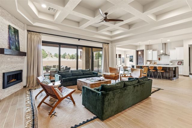 4 Delantera Court, Santa Fe, NM 87506