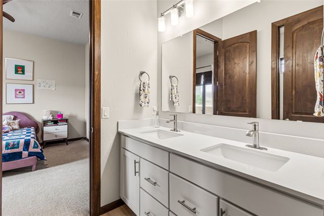 4 Delantera Court, Santa Fe, NM 87506