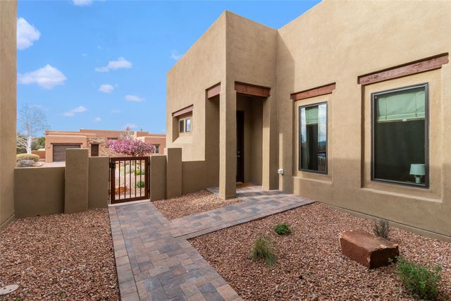4 Delantera Court, Santa Fe, NM 87506