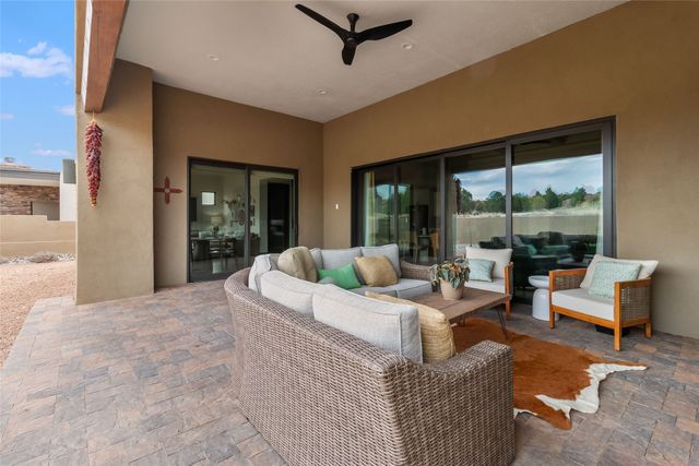 4 Delantera Court, Santa Fe, NM 87506