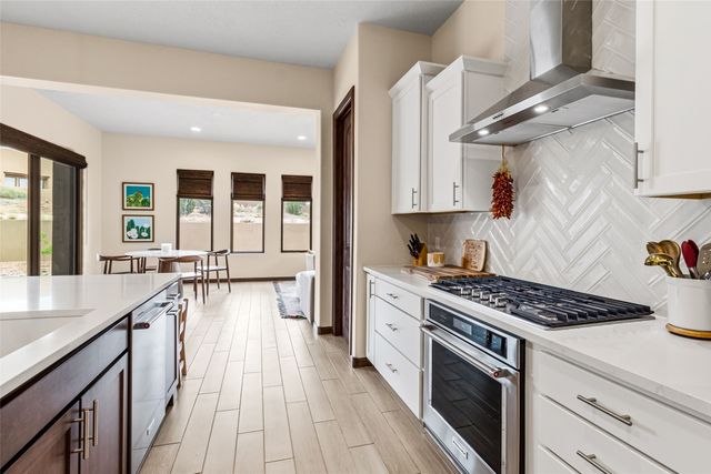 4 Delantera Court, Santa Fe, NM 87506