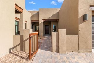 4 Delantera Court, Santa Fe, NM 87506