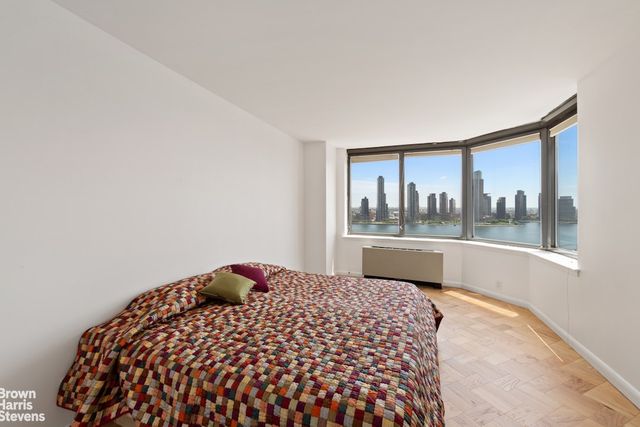 415 E 37th St Apt 21C, New York City, NY 10016