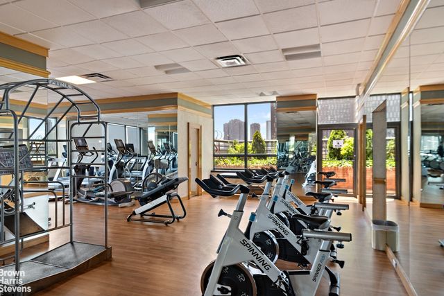 415 E 37th St Apt 21C, New York City, NY 10016