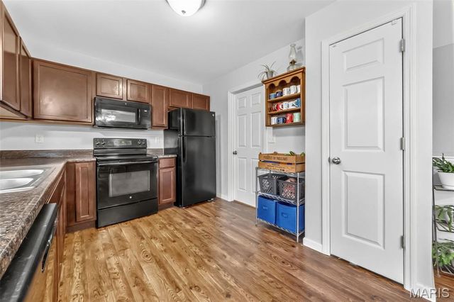 21 Valley Farms Drive, Winfield, MO 63389