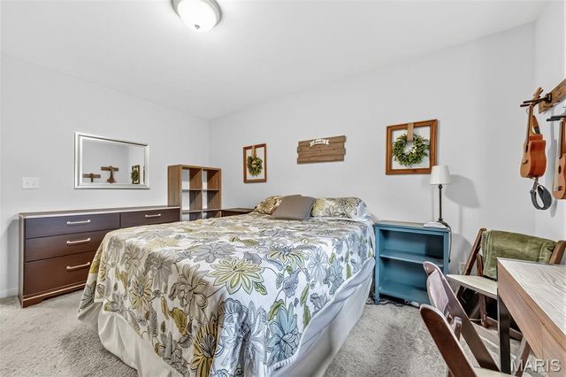 21 Valley Farms Drive, Winfield, MO 63389