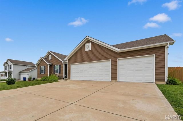 21 Valley Farms Drive, Winfield, MO 63389