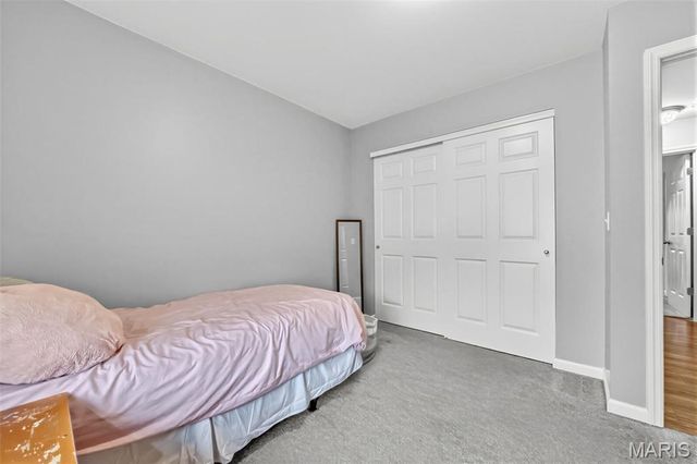 21 Valley Farms Drive, Winfield, MO 63389