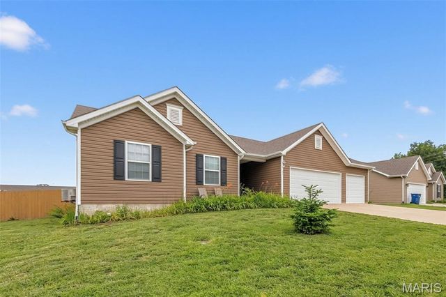 21 Valley Farms Drive, Winfield, MO 63389