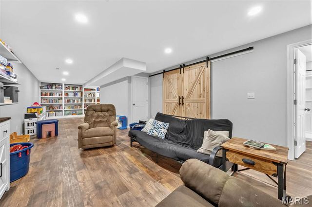 21 Valley Farms Drive, Winfield, MO 63389