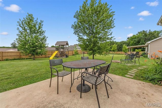 21 Valley Farms Drive, Winfield, MO 63389