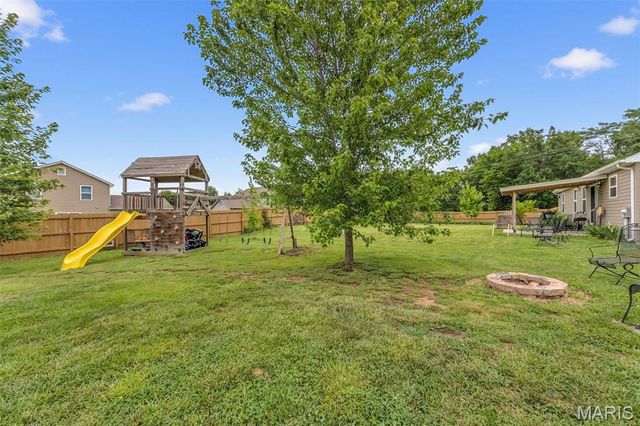 21 Valley Farms Drive, Winfield, MO 63389