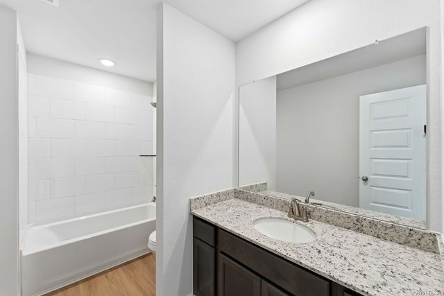 8942 Hazel Birch, Elmendorf, TX 78112