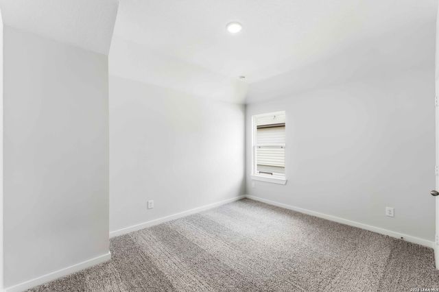 8942 Hazel Birch, Elmendorf, TX 78112