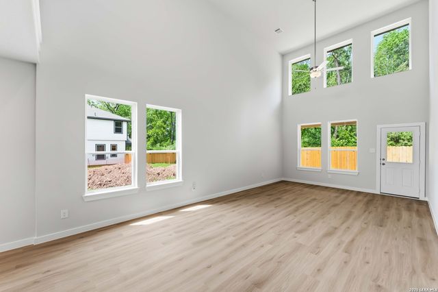 8942 Hazel Birch, Elmendorf, TX 78112