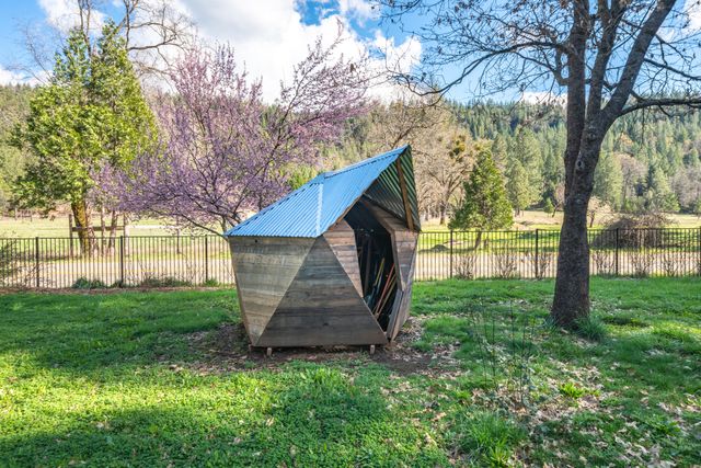 29276 Bullskin Ridge Road, Oak Run, CA 96069