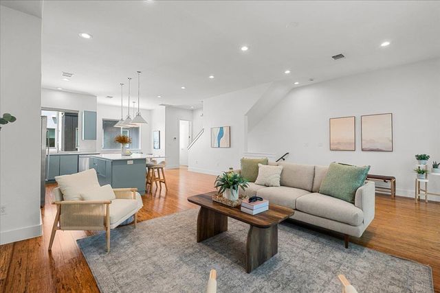 1801 E 2nd ST 8, Austin, TX 78702