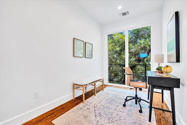 1801 E 2nd ST 8, Austin, TX 78702