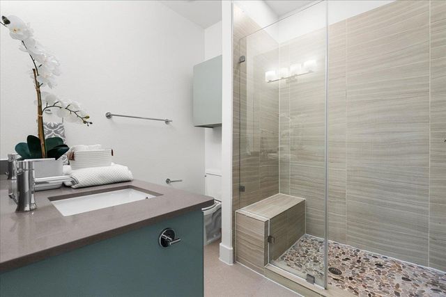 1801 E 2nd ST 8, Austin, TX 78702
