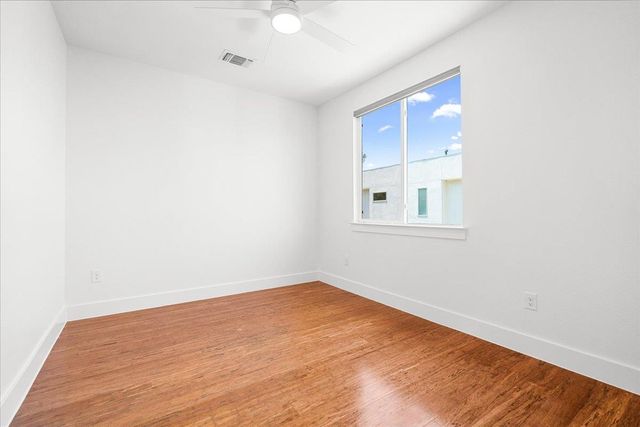 1801 E 2nd ST 8, Austin, TX 78702