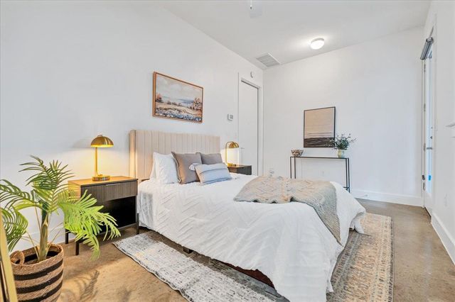 1801 E 2nd ST 8, Austin, TX 78702