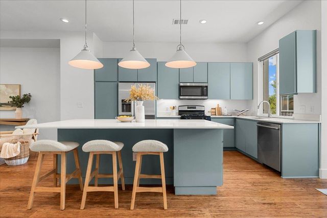1801 E 2nd ST 8, Austin, TX 78702