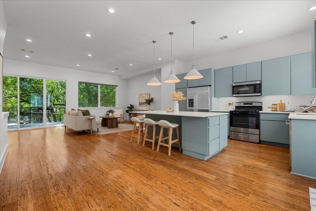 1801 E 2nd ST 8, Austin, TX 78702